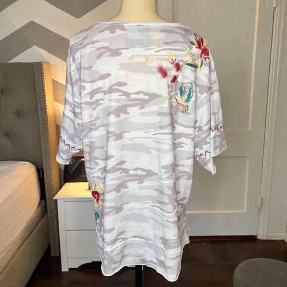 JWLA By Johnny Was Women's Adara Raw Edge Embroidered Tee Blouse - M - Picture 2 of 3